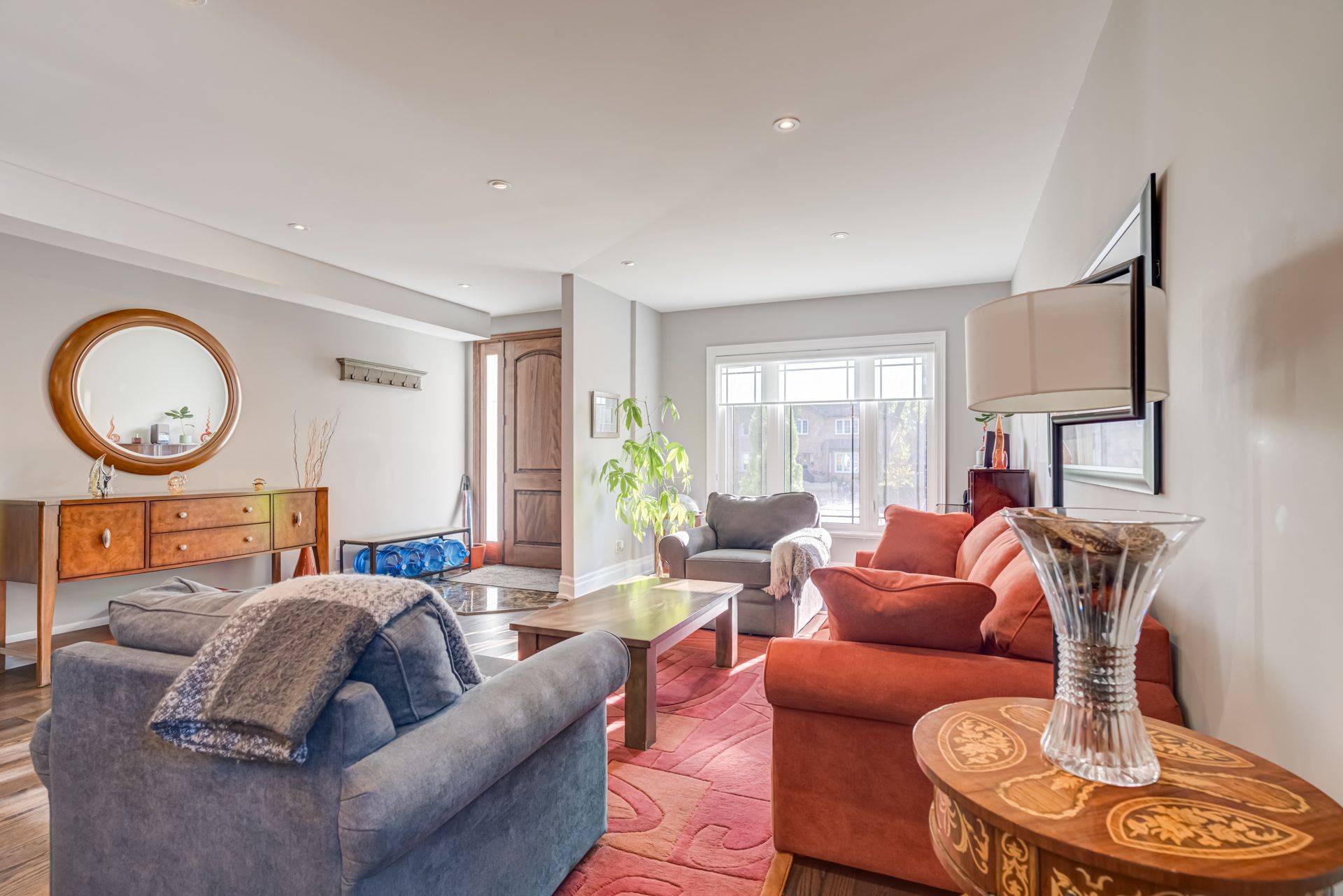 Mississauga, ON L5E 2N5,1487 Myron DR