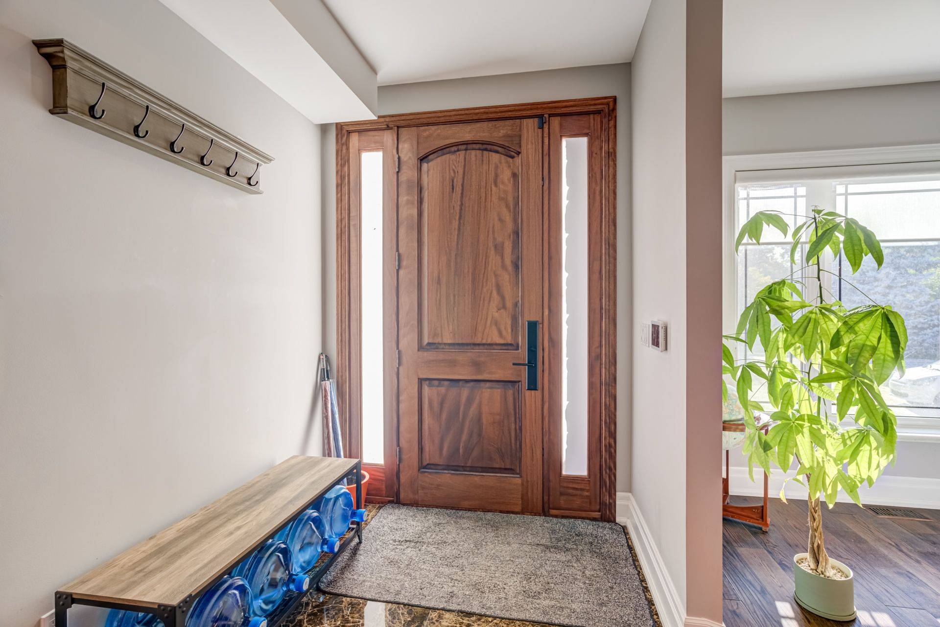 Mississauga, ON L5E 2N5,1487 Myron DR