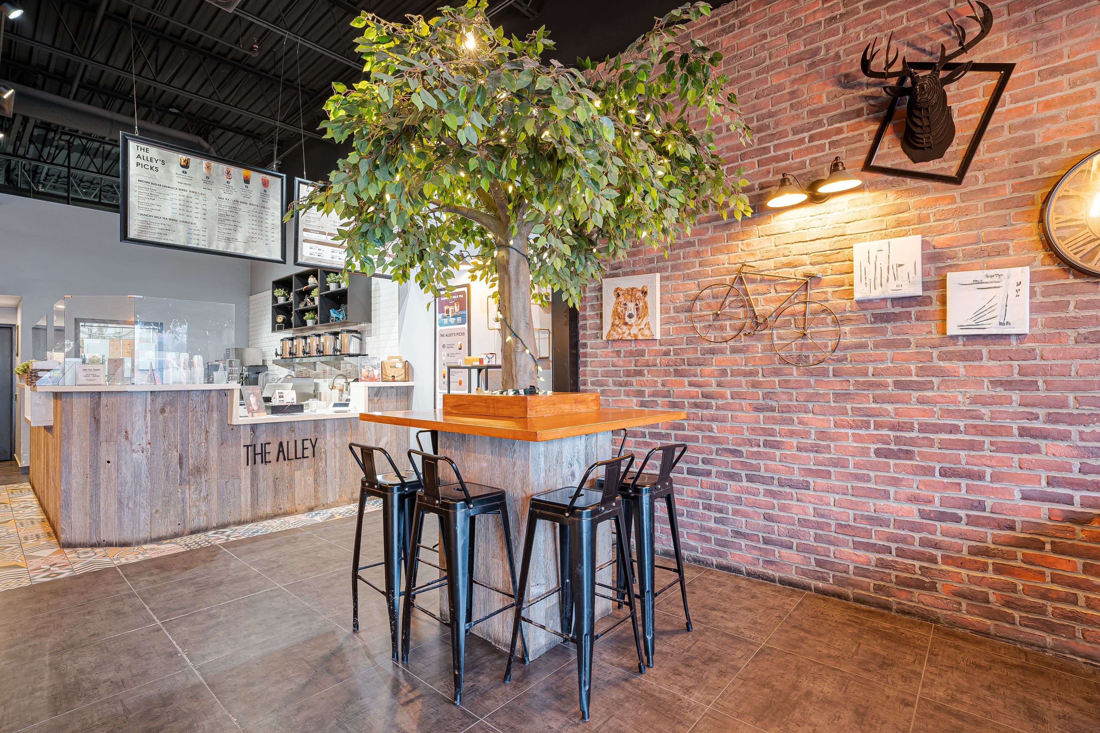 Mississauga, ON L5B 3X9,325 Central Pkwy W #11