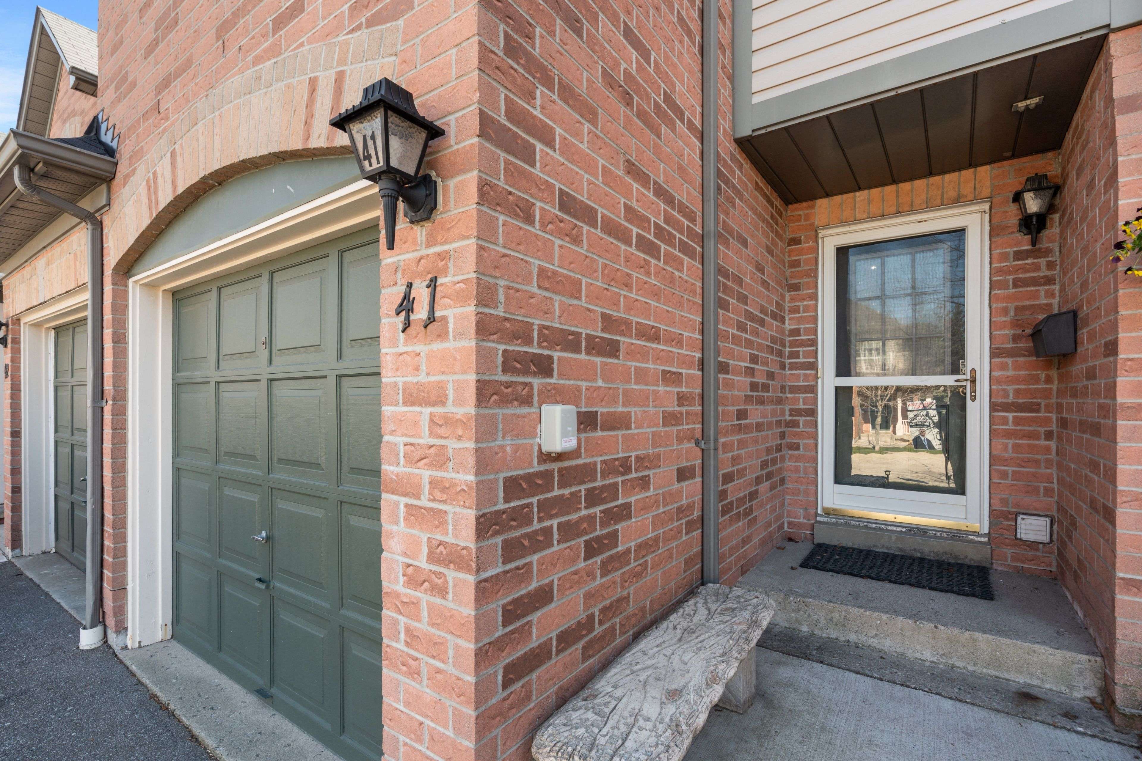 Mississauga, ON L5K 2S7,2088 Leanne BLVD #41