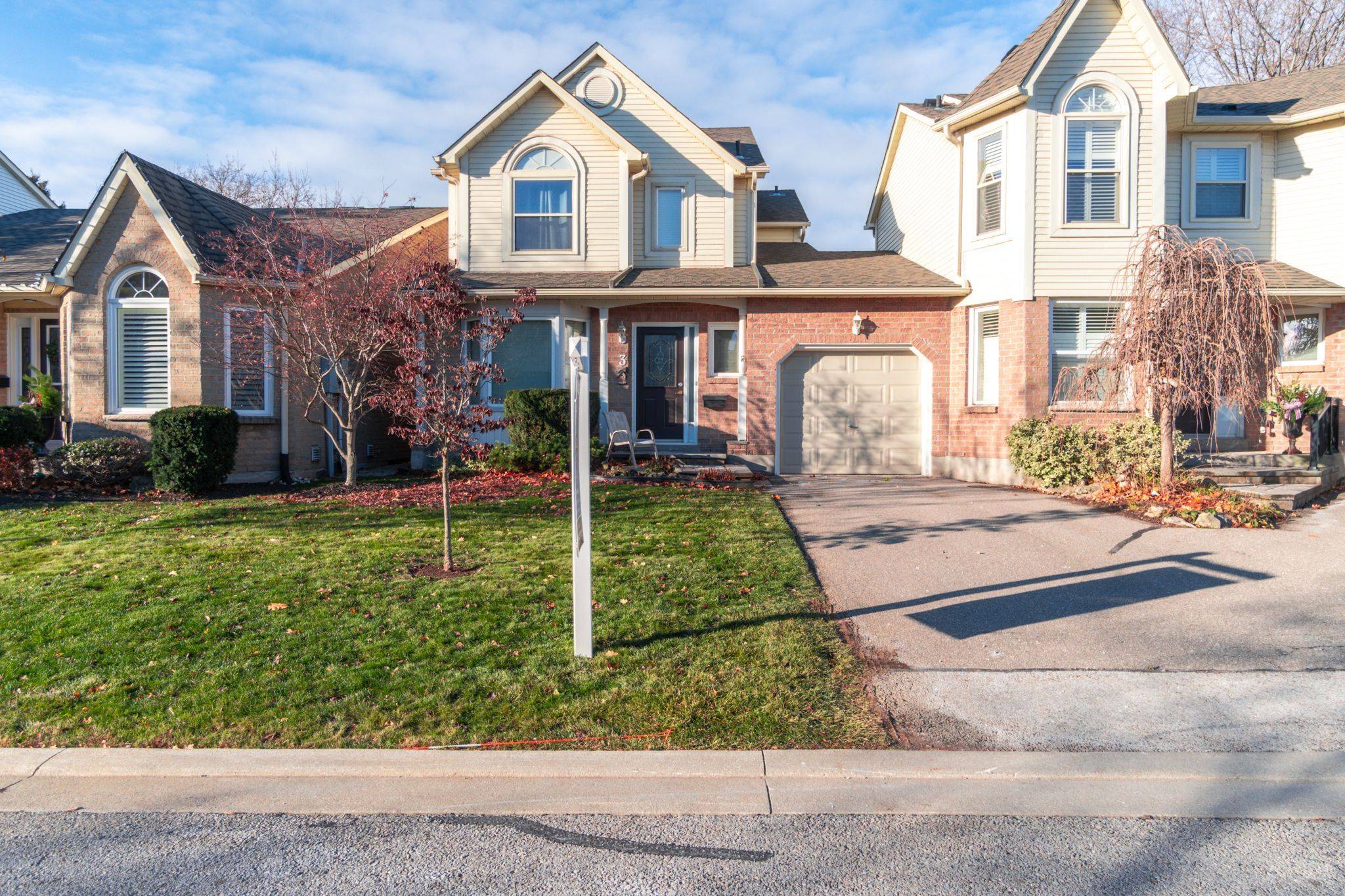 Burlington, ON L7L 5X5,5255 Lakeshore RD #3