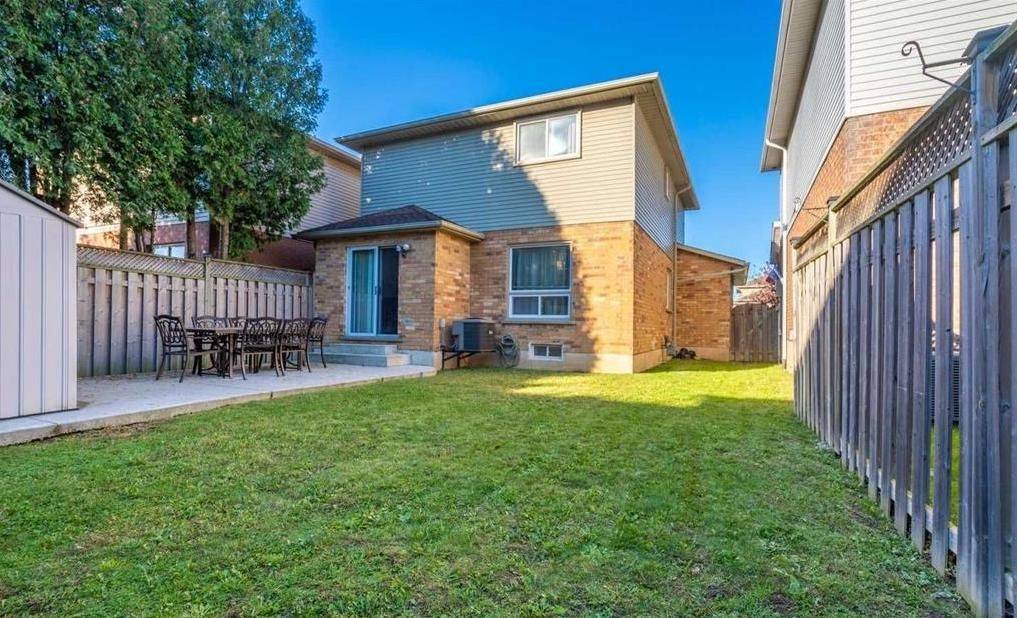 Hamilton, ON L9B 2M5,79 Lynnette DR