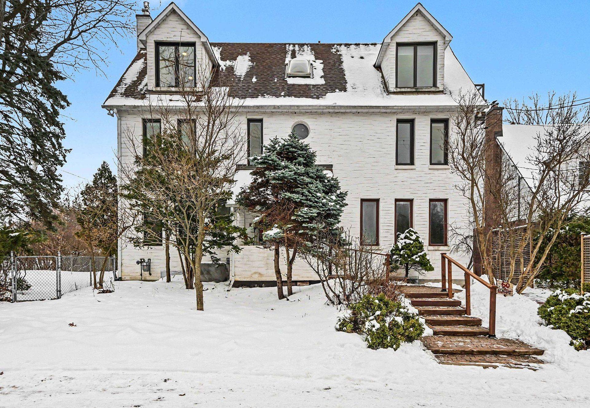 Tunneys Pasture And Ottawa West, ON K1Y 2K1,60 Pontiac ST