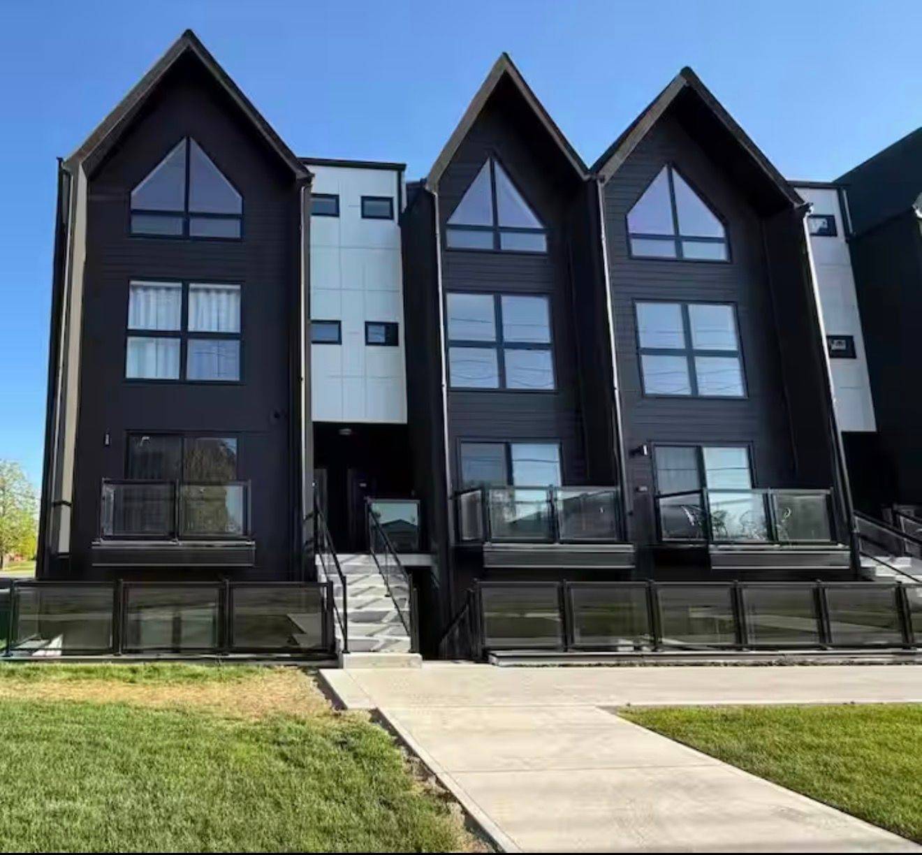 Niagara Falls, ON L2G 4R8,7277 Wilson CRES W #201