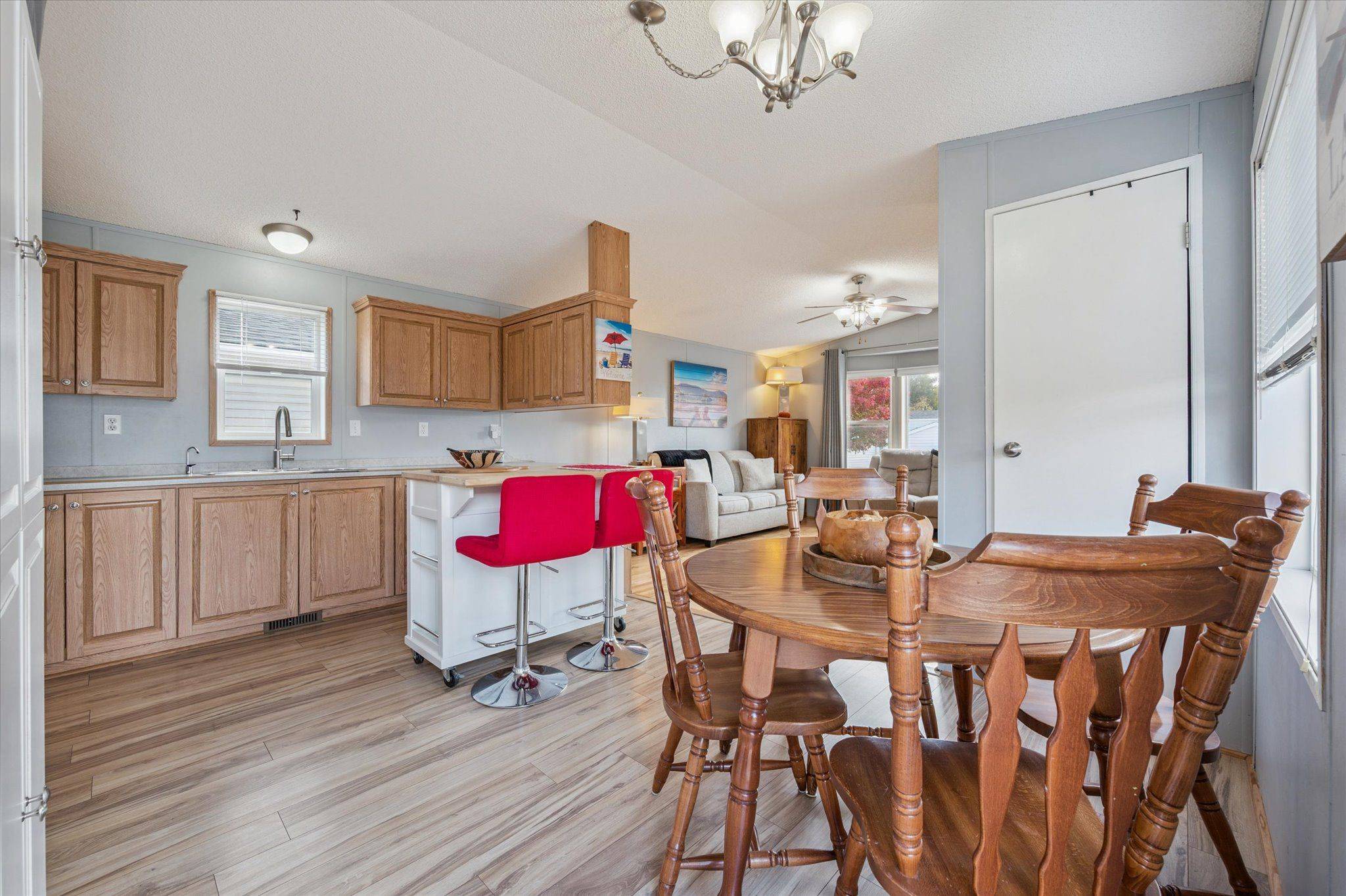 Puslinch, ON N0B 2J0,5 Walnut WAY