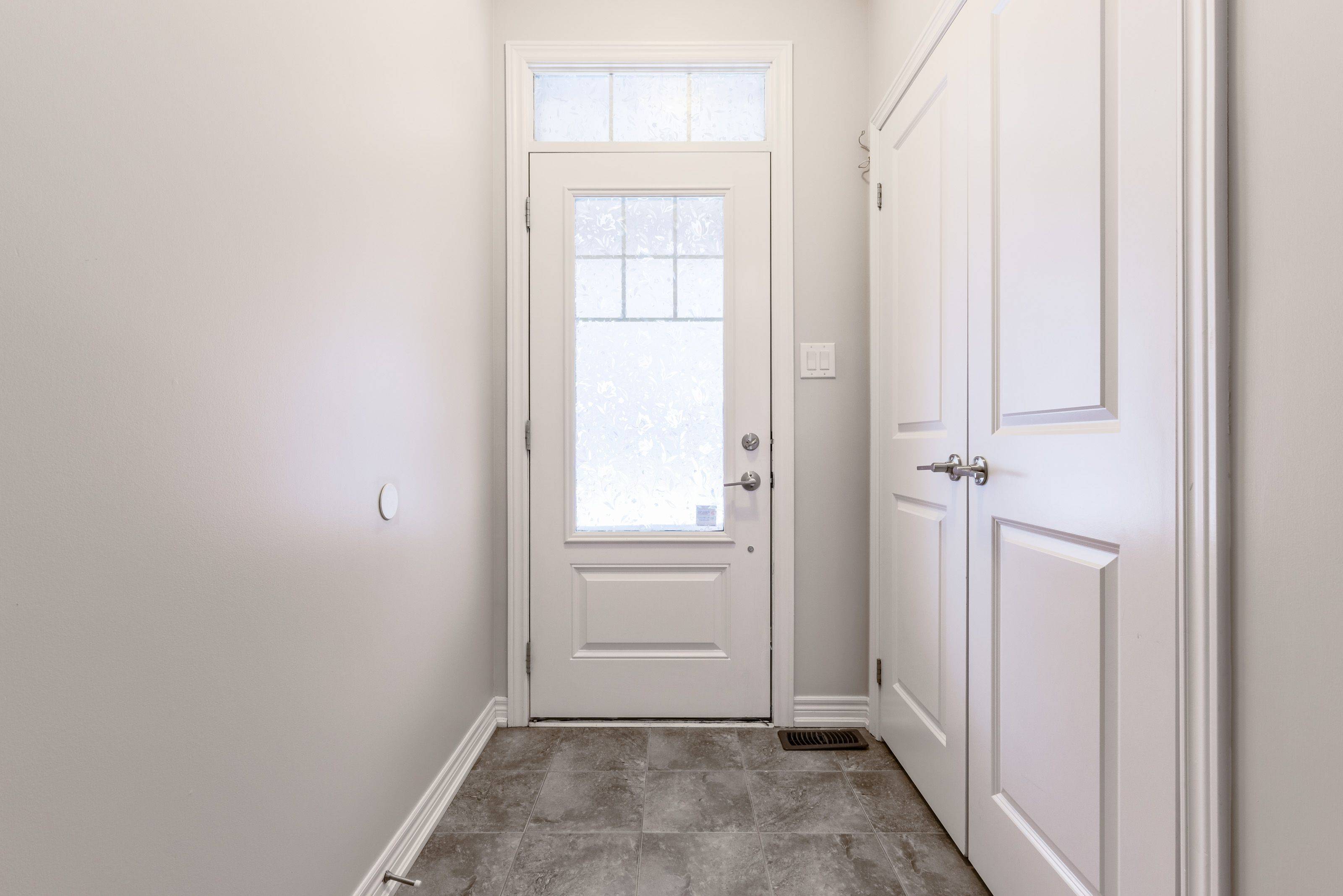 Grimsby, ON L3M 0H2,68 Esplanade LN