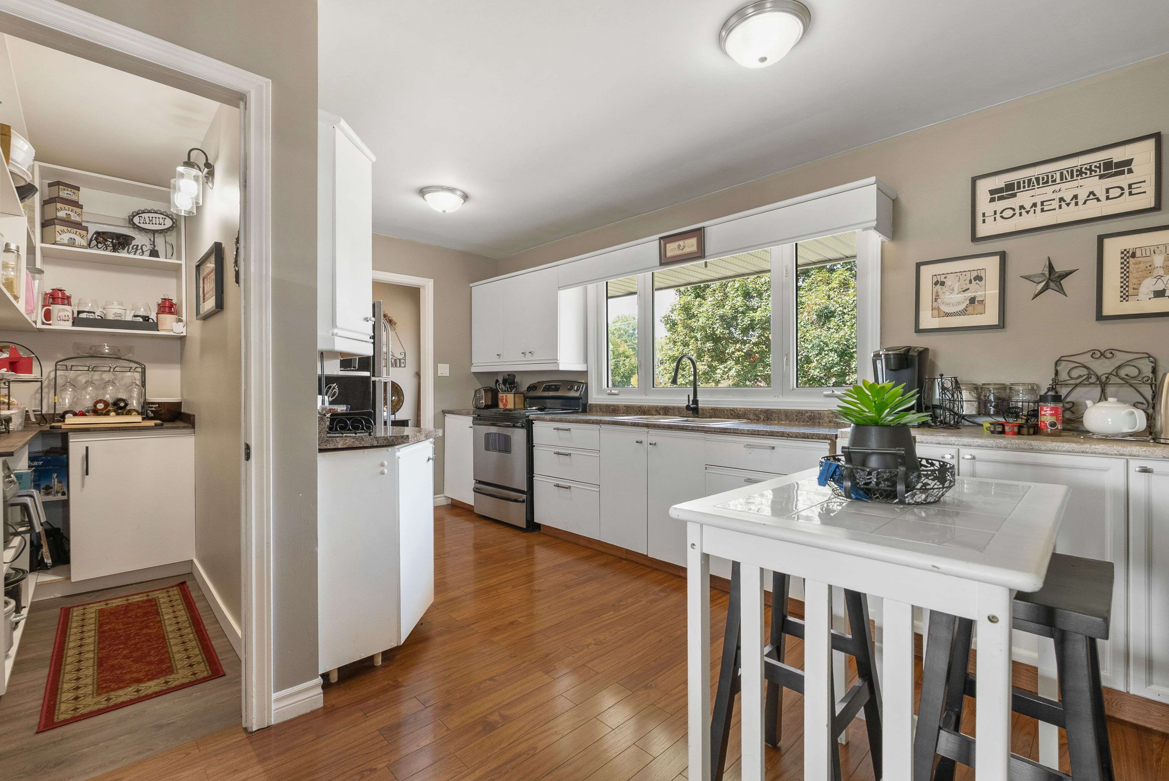 Quinte West, ON K8V 5P7,16395 Highway 2 HWY