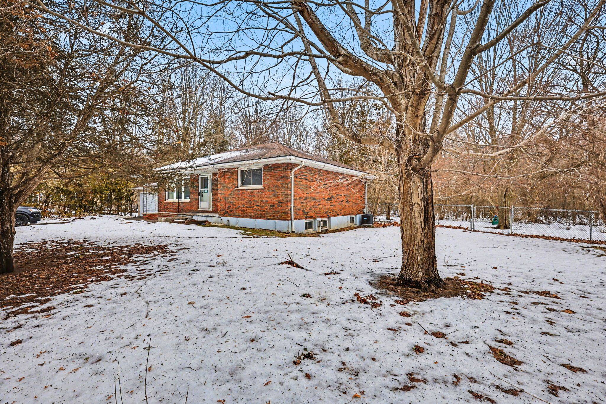 Quinte West, ON K8V 5P8,606 GLEN MILLER ROAD RD