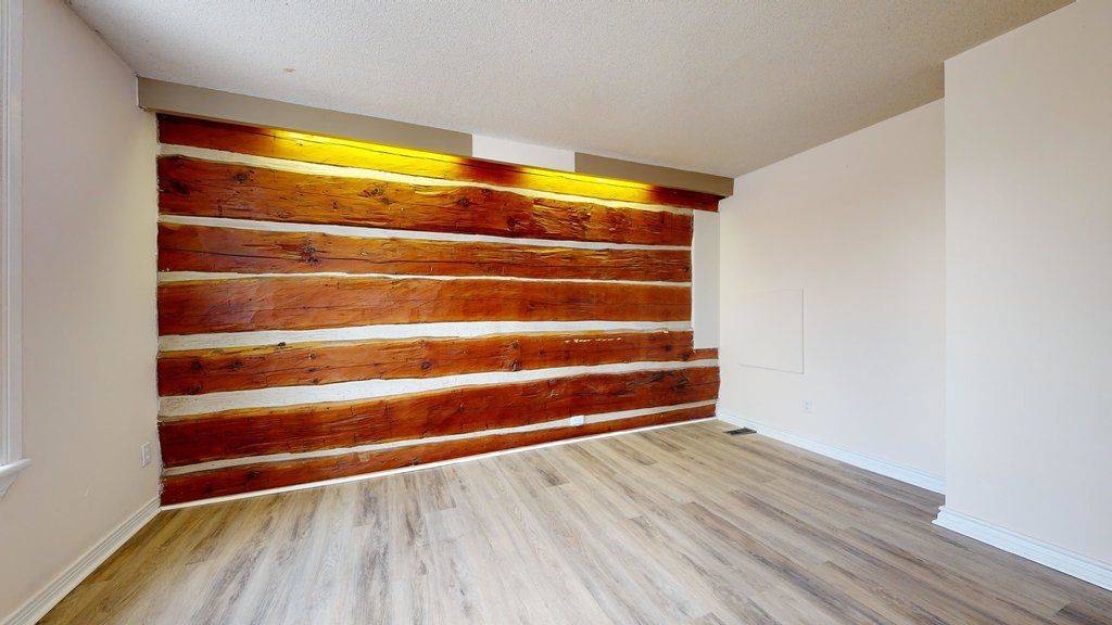 Arnprior, ON K7S 1M8,21 Elgin ST E