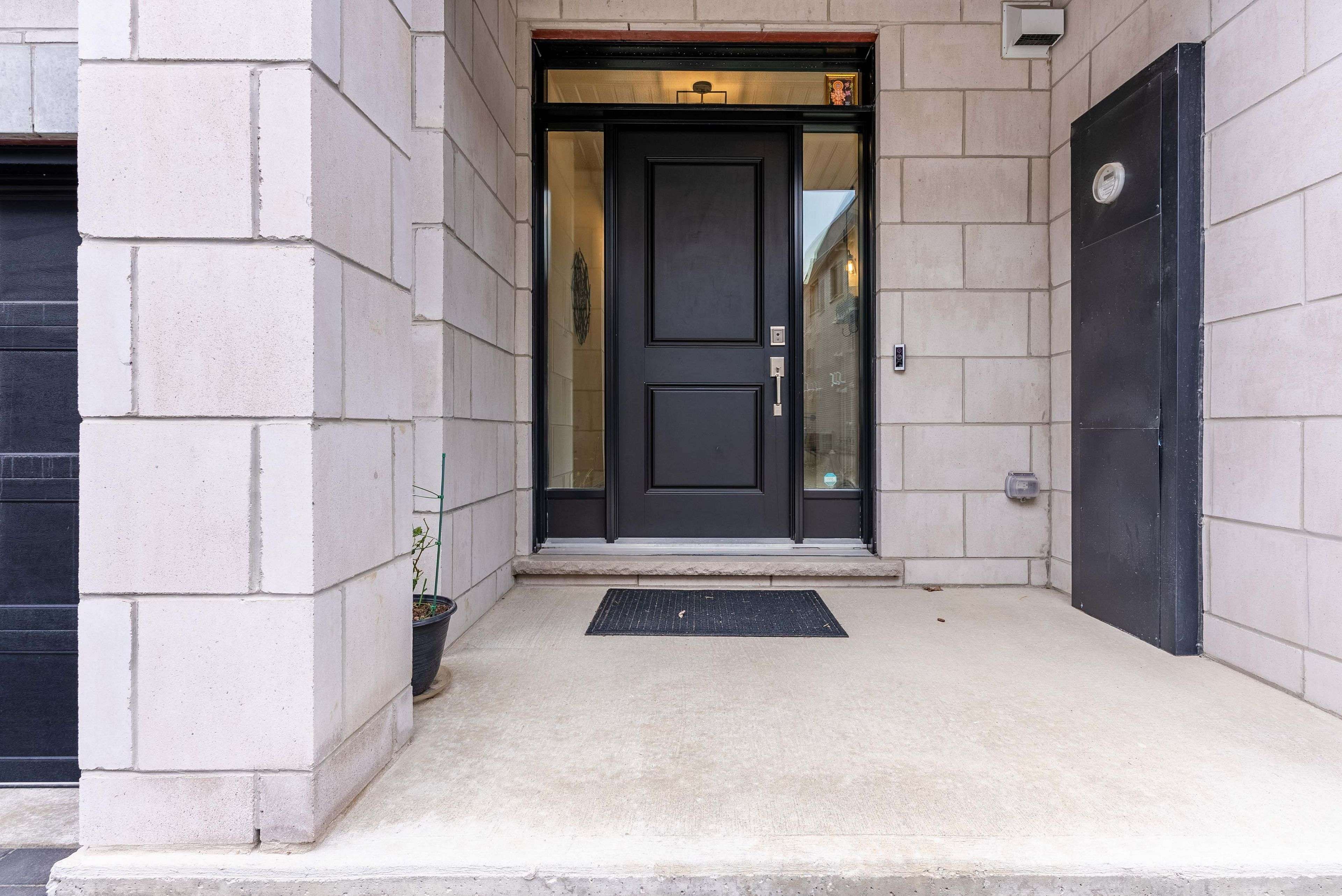 Cambridge, ON N1R 0E1,143 Elgin ST N #19