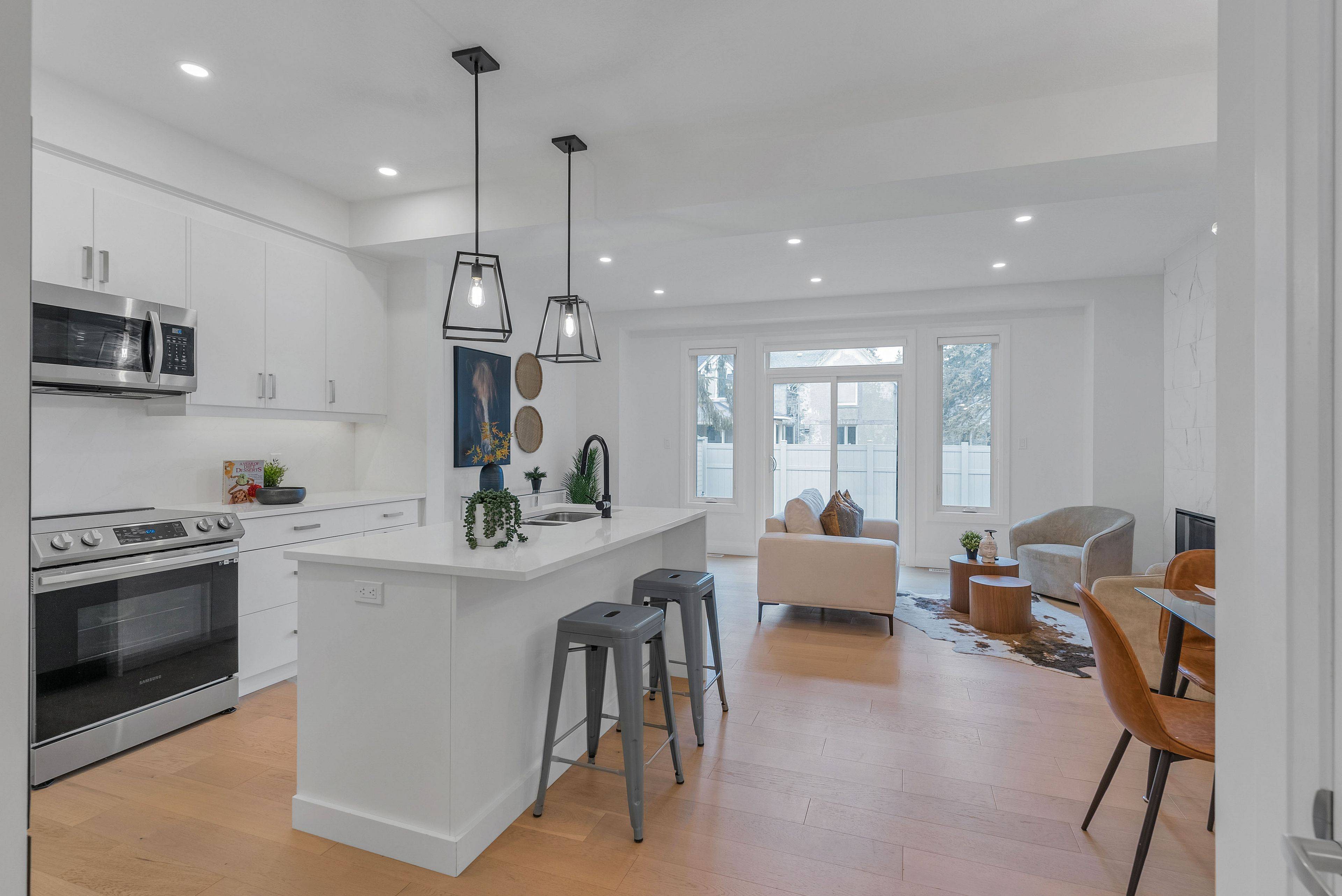 Cambridge, ON N1R 0E1,143 Elgin ST N #19