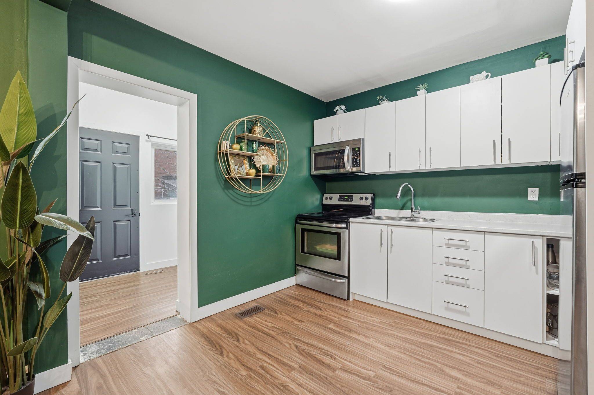 Hamilton, ON L8L 2B7,305 Cannon ST E