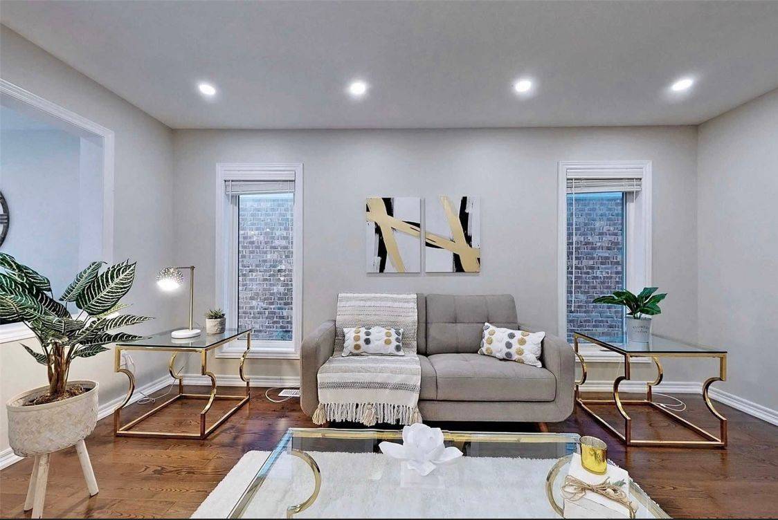 Cambridge, ON N3H 0C1,23 Knotty Pine AVE