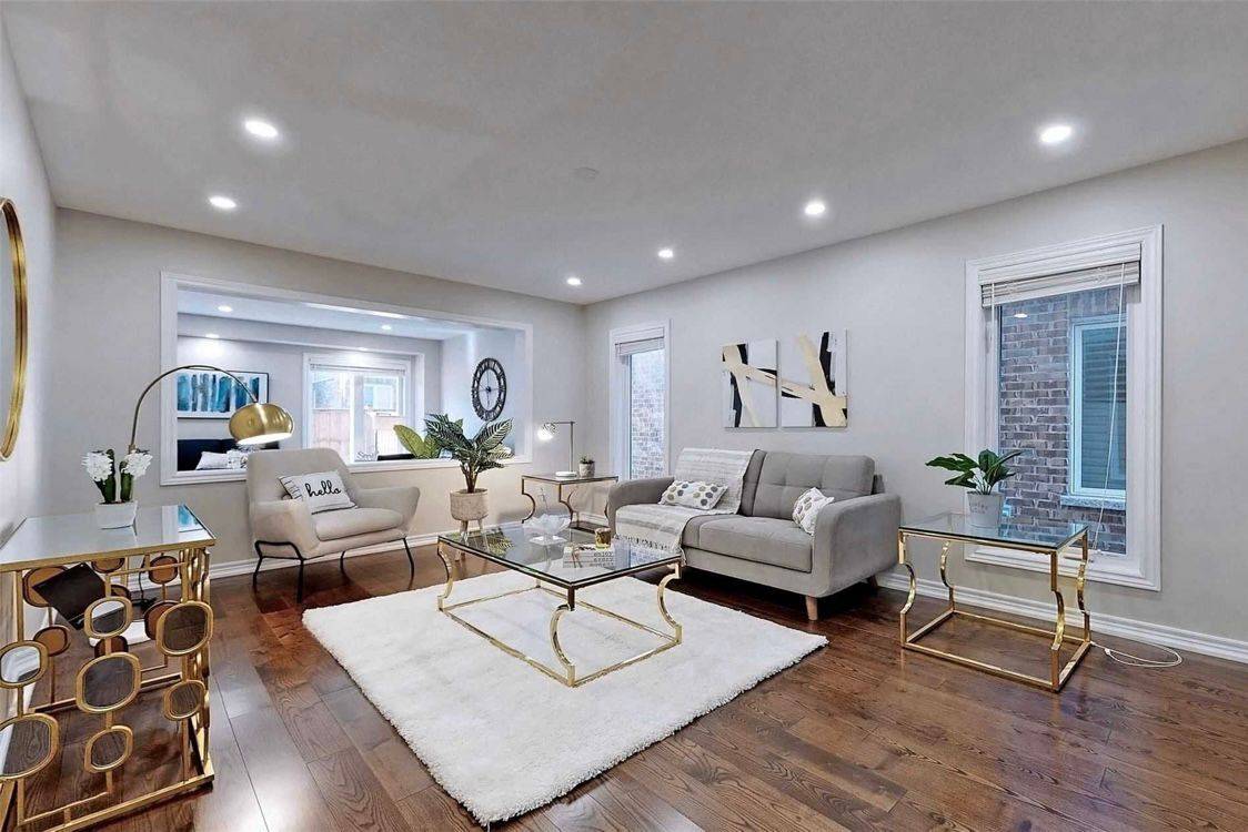 Cambridge, ON N3H 0C1,23 Knotty Pine AVE