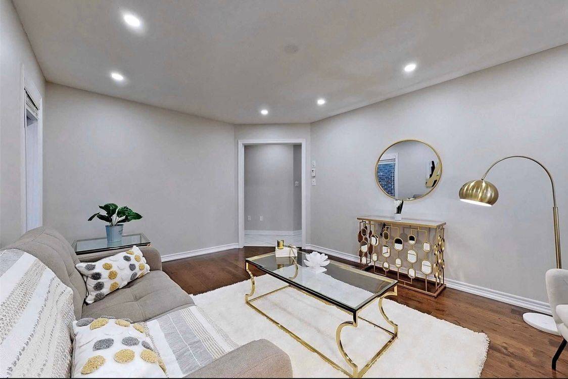 Cambridge, ON N3H 0C1,23 Knotty Pine AVE