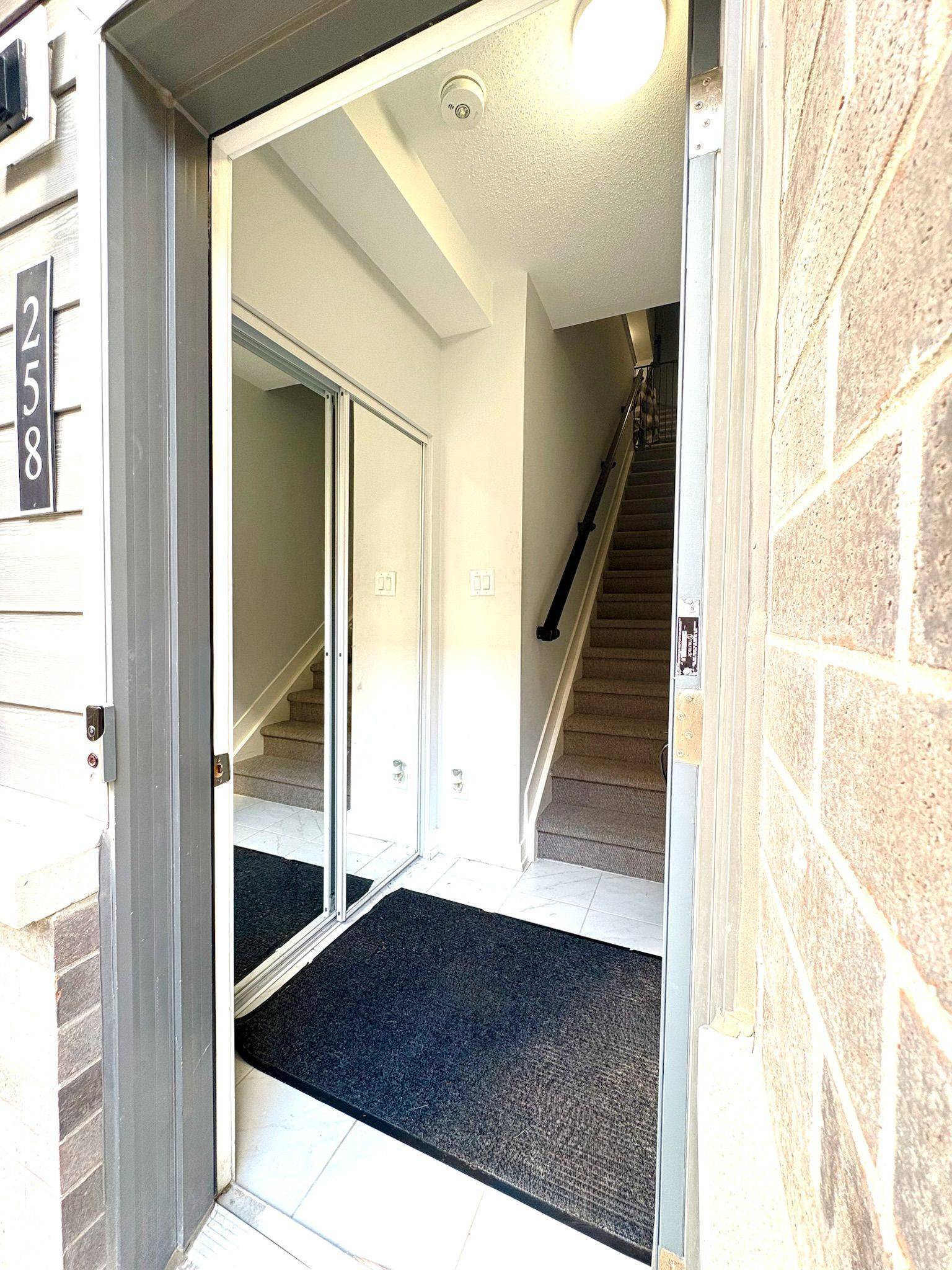 Barrhaven, ON K2J 7J3,258 Anyolite Private #129