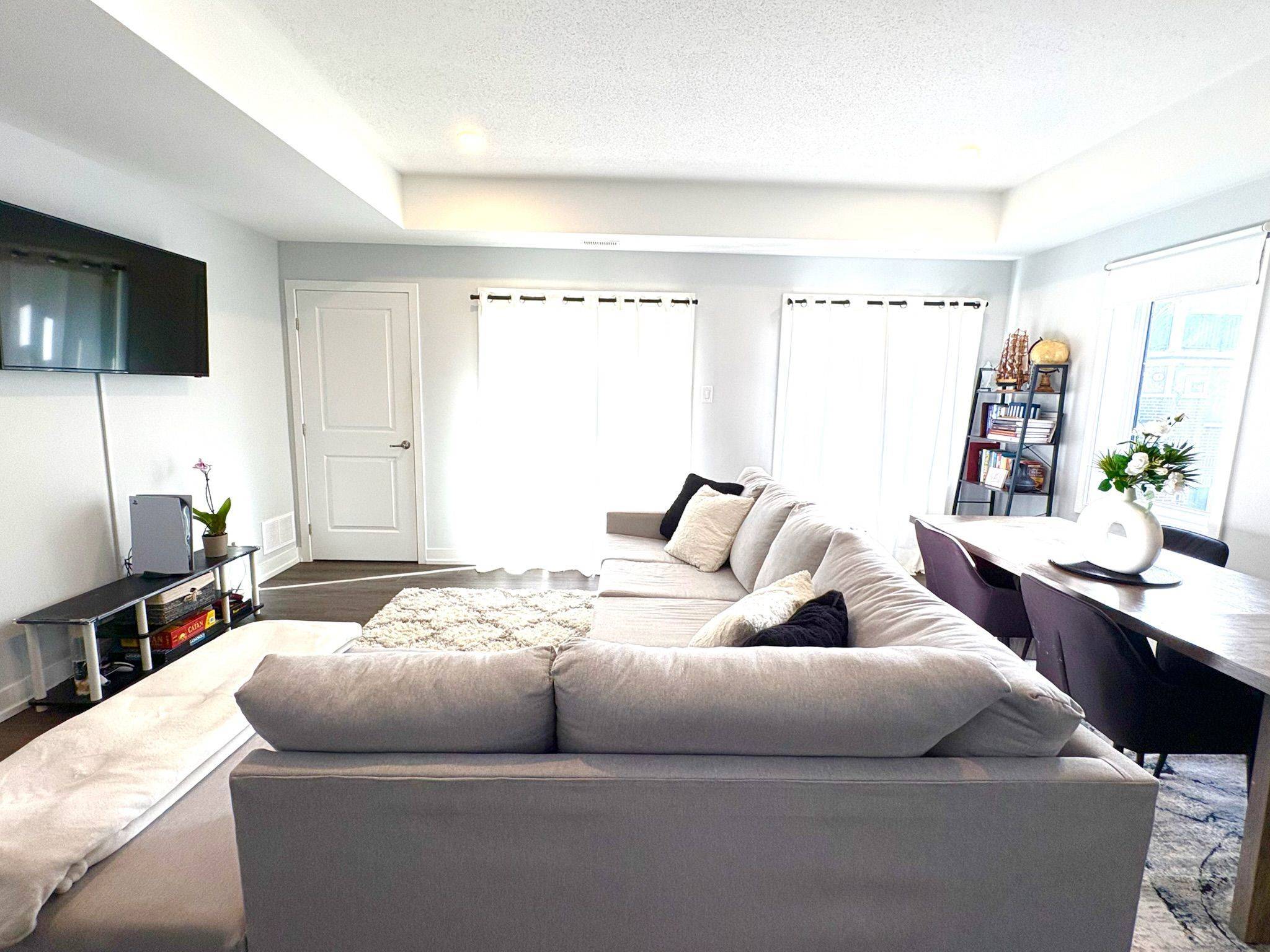 Barrhaven, ON K2J 7J3,258 Anyolite Private #129