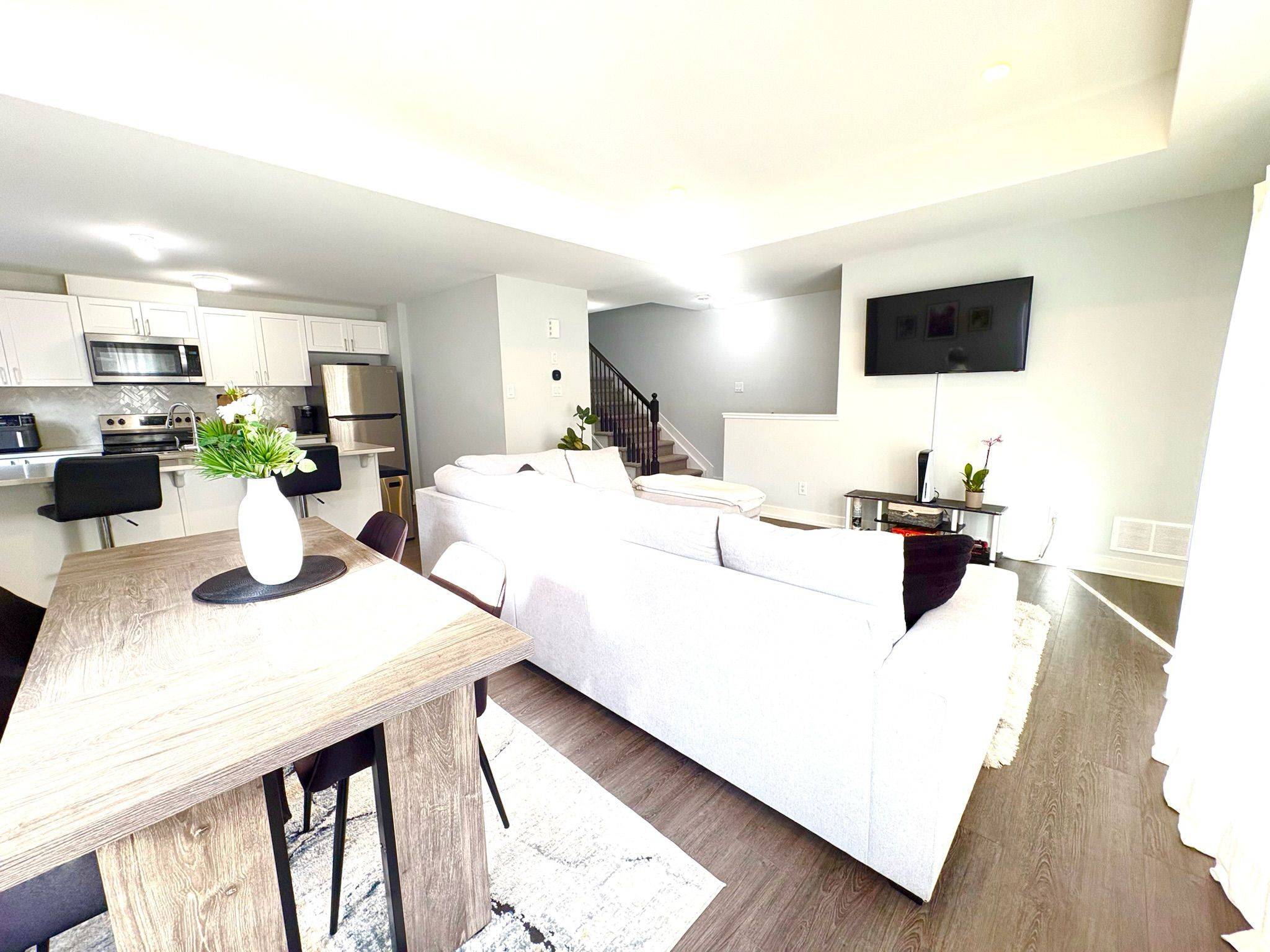 Barrhaven, ON K2J 7J3,258 Anyolite Private #129