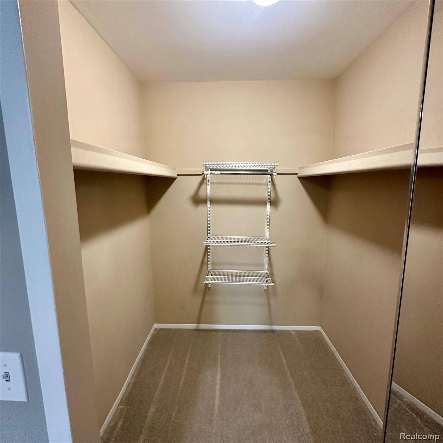 West Bloomfield, MI 48323,3855 Lone Pine RD #301