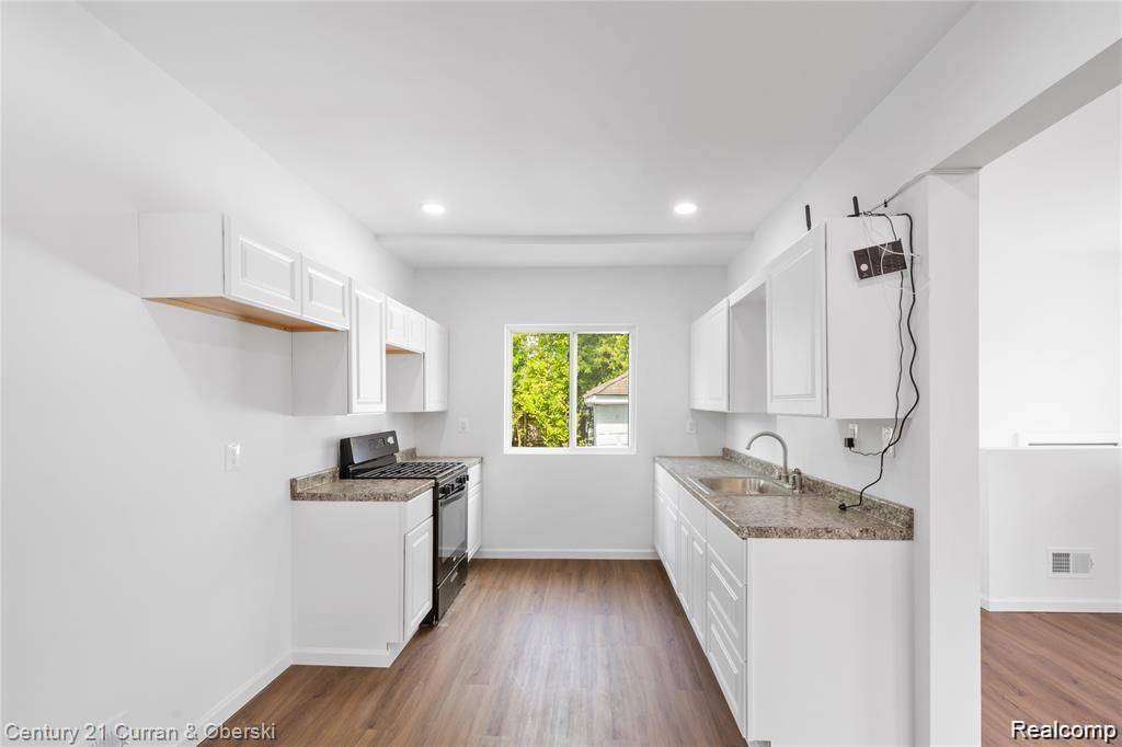 Detroit, MI 48234,19976 Conant ST