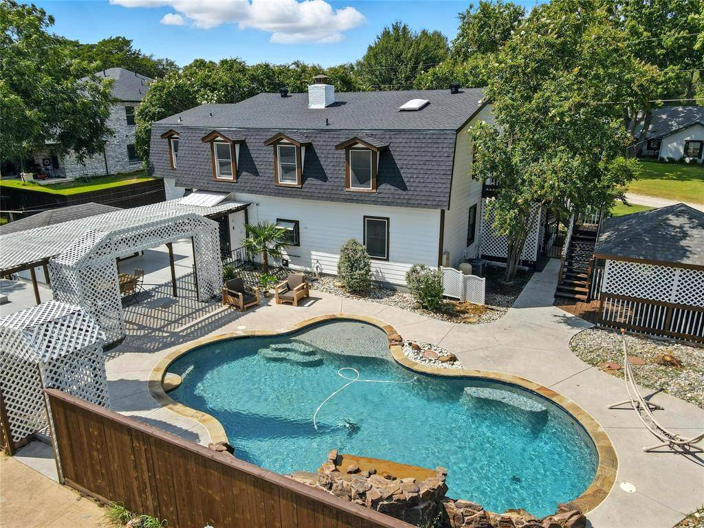 Grapevine, TX 76051,1323 Dublin Street