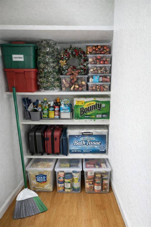 9844 Valley Meadow Court, Dallas, TX 75220