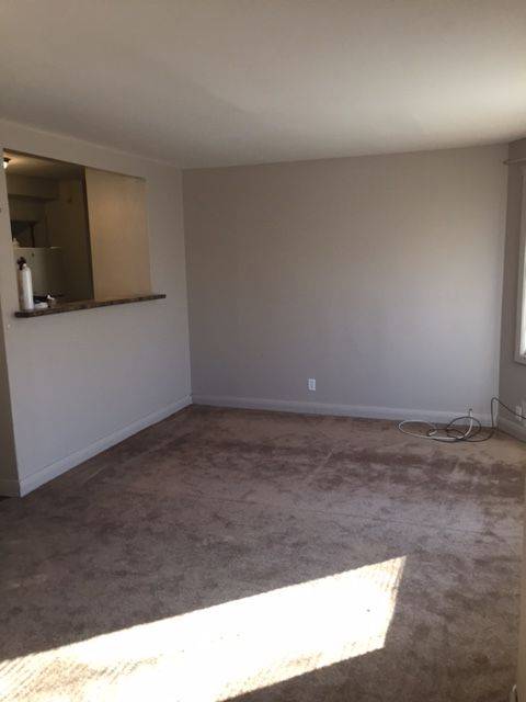 Oshawa, ON L1H 5G8,53 Ritson RD S #1