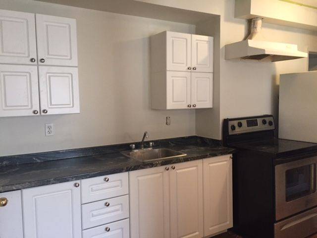 Oshawa, ON L1H 5G8,53 Ritson RD S #1