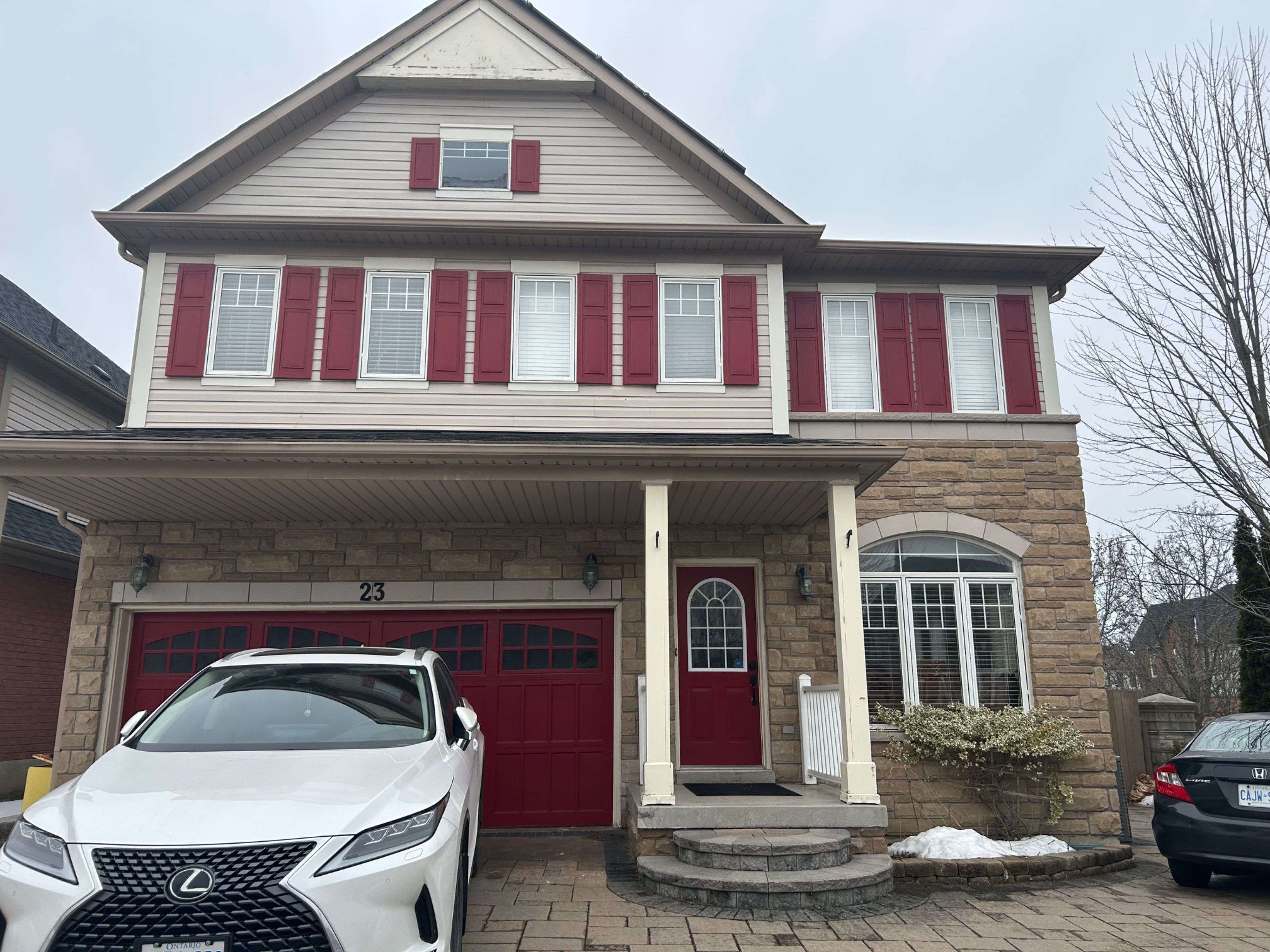 Whitby, ON L1R 3E3,23 Robert Attersley DR E