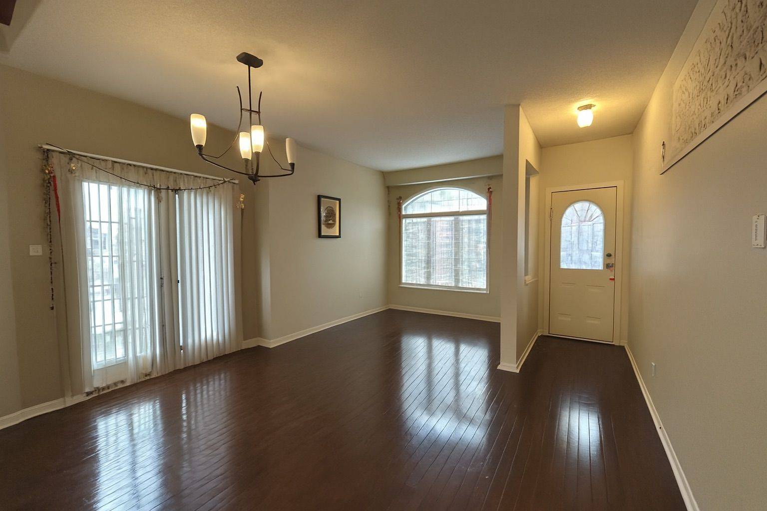 Whitby, ON L1R 3E3,23 Robert Attersley DR E