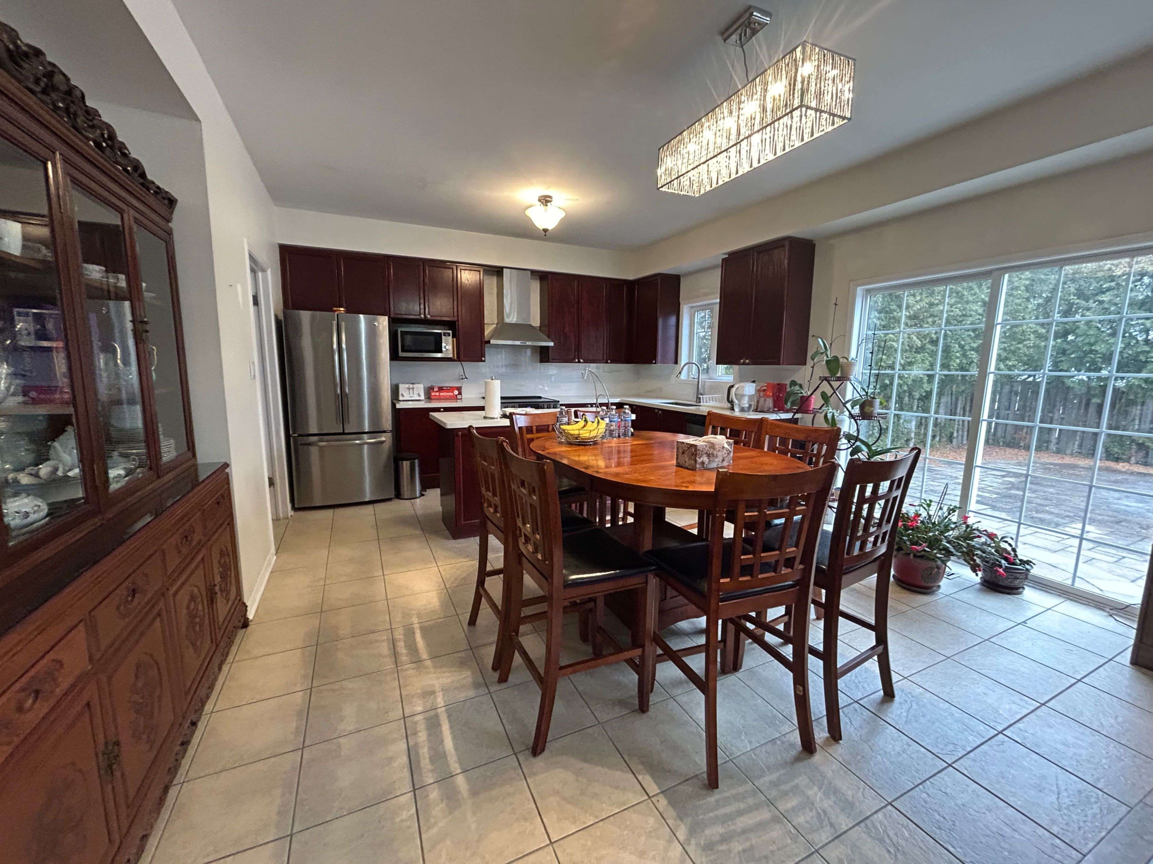 Whitby, ON L1R 3E3,23 Robert Attersley DR E