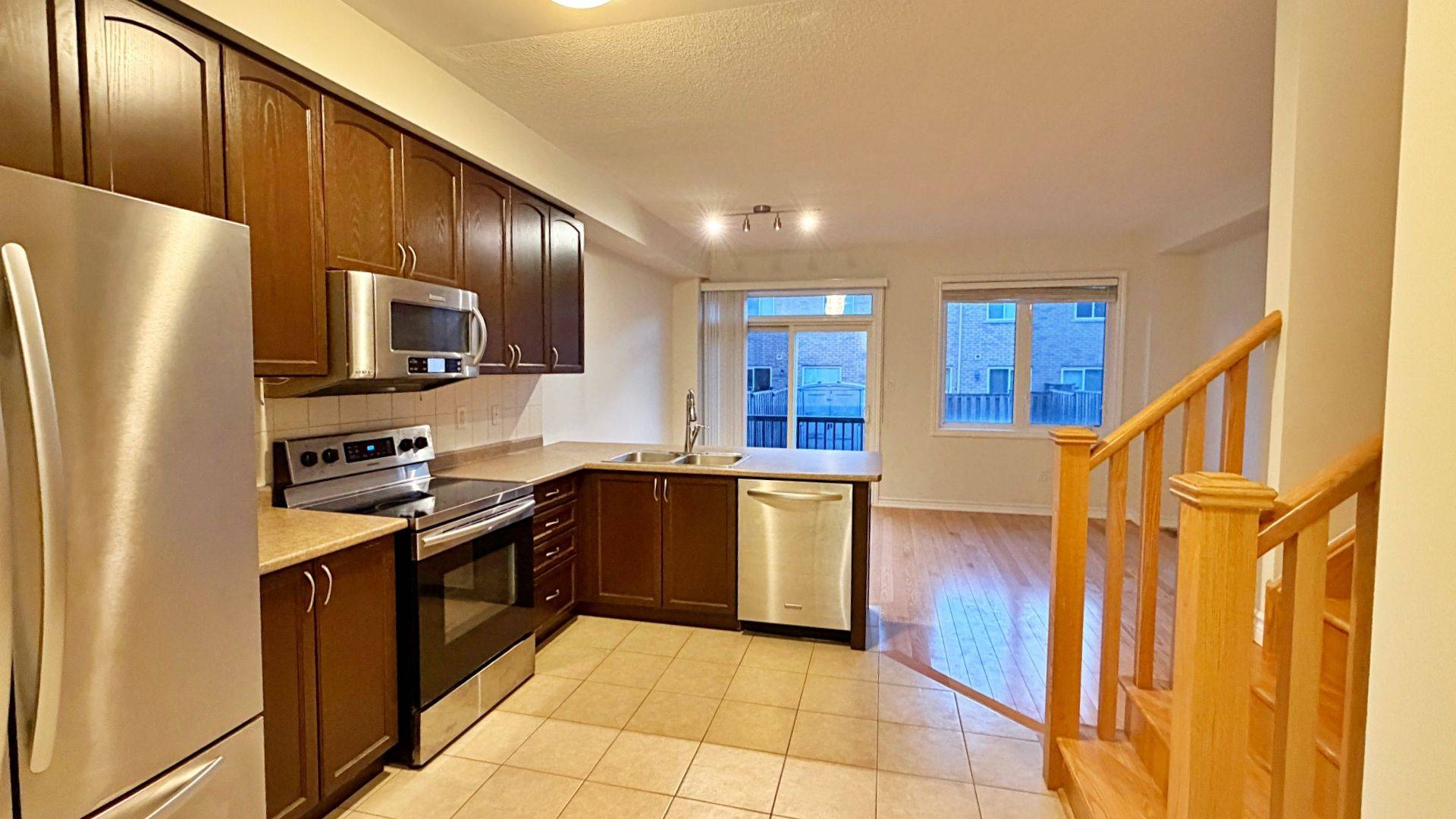 Milton, ON L9T 8M6,708 Agnew CRES