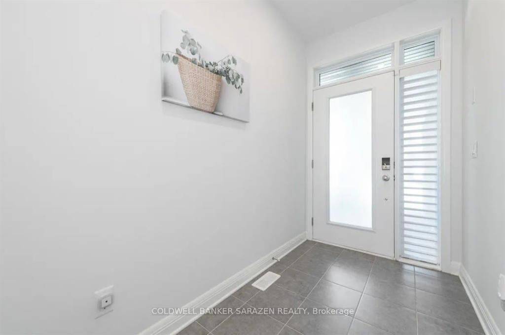 Barrhaven, ON K2J 6S2,22 Stanhope CT