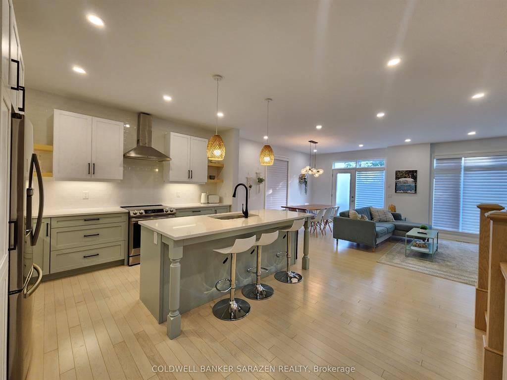 Barrhaven, ON K2J 6S2,22 Stanhope CT