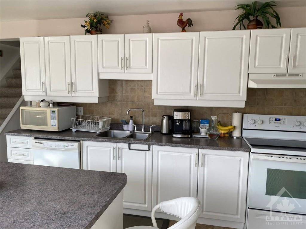 Greely - Metcalfe - Osgoode - Vernon And Area, ON K0A 3J0,8715 Bank ST