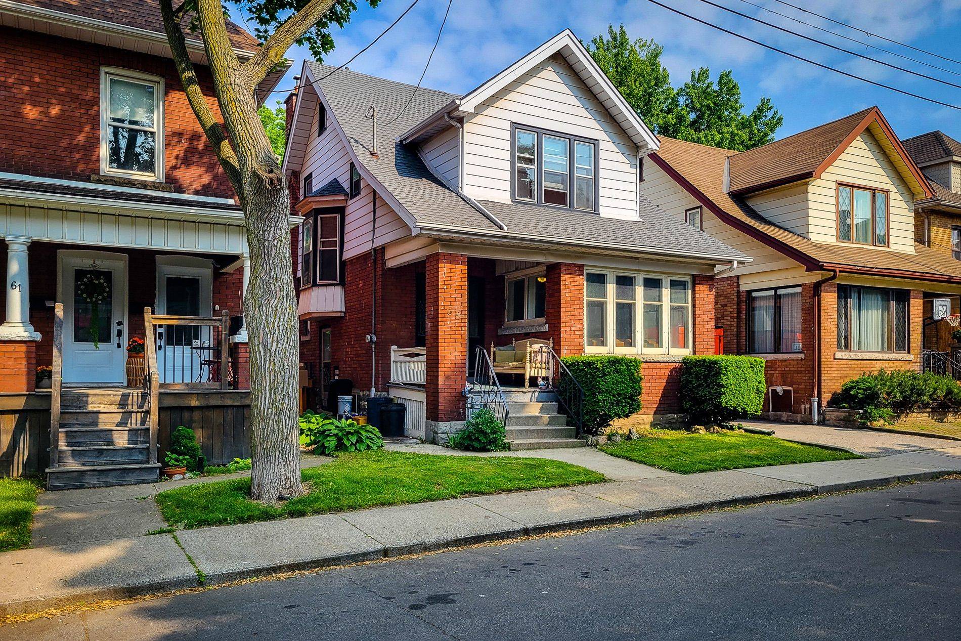 Hamilton, ON L8M 2W4,63 Carrick AVE