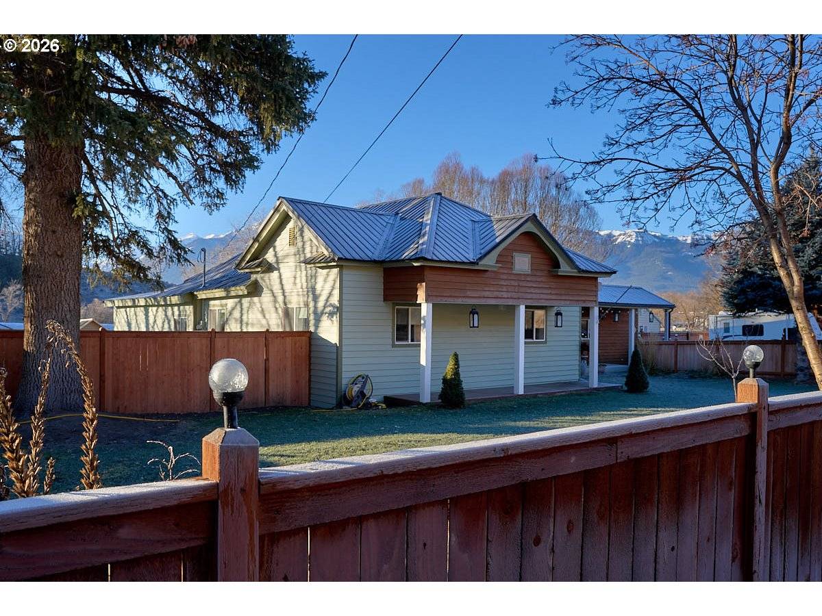 Enterprise, OR 97828,800 E JOSEPH HWY