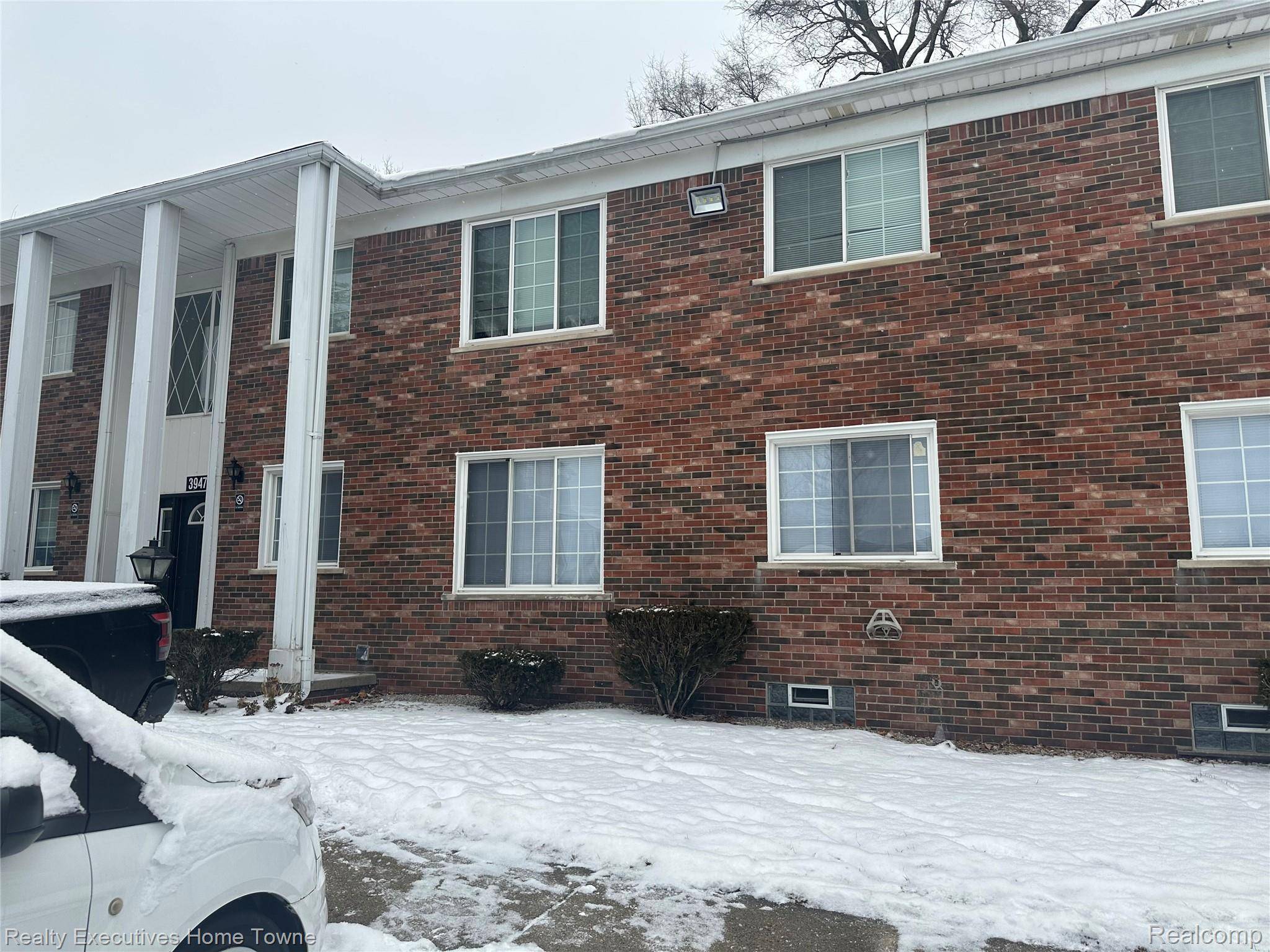 Sterling Heights, MI 48313,39477 Van Dyke AVE