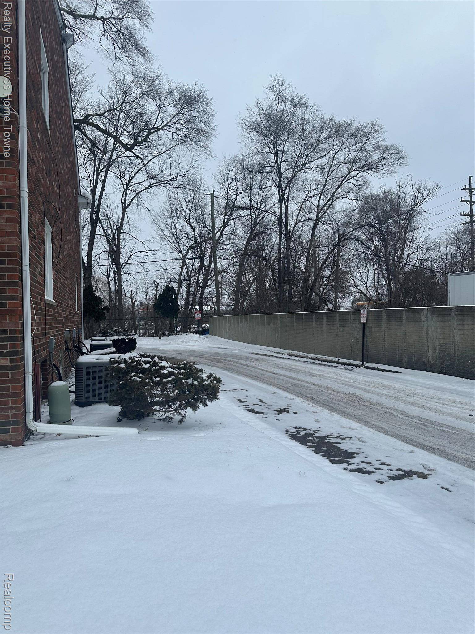 Sterling Heights, MI 48313,39477 Van Dyke AVE