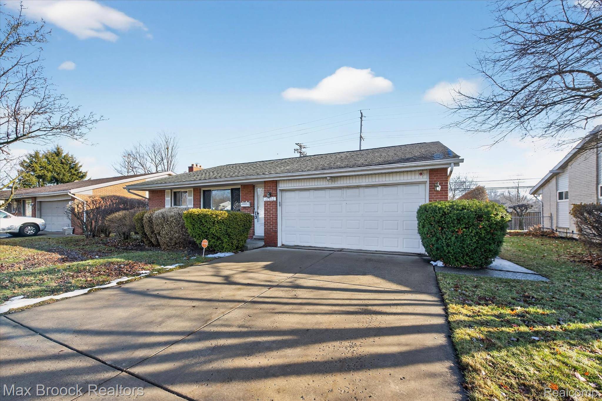 Southfield, MI 48076,27900 E Larkmoor ST