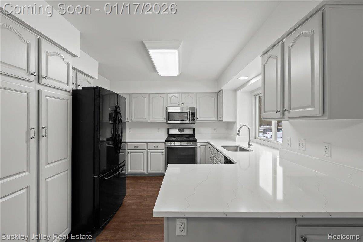 Pinckney, MI 48169,3597 Habitat TRL