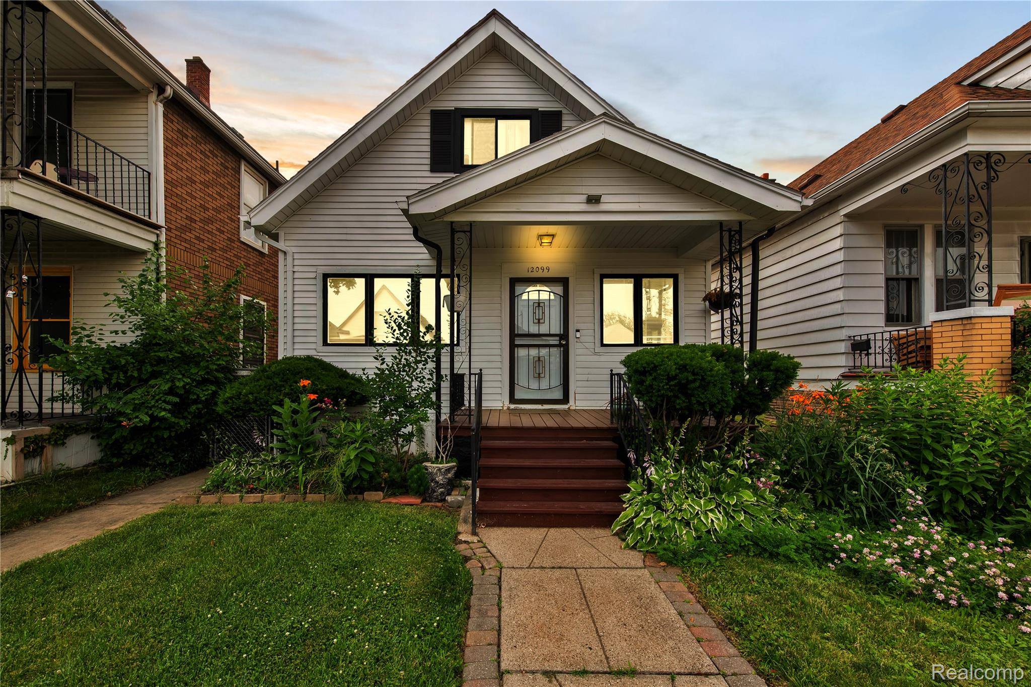 Hamtramck, MI 48212,12099 Klinger ST