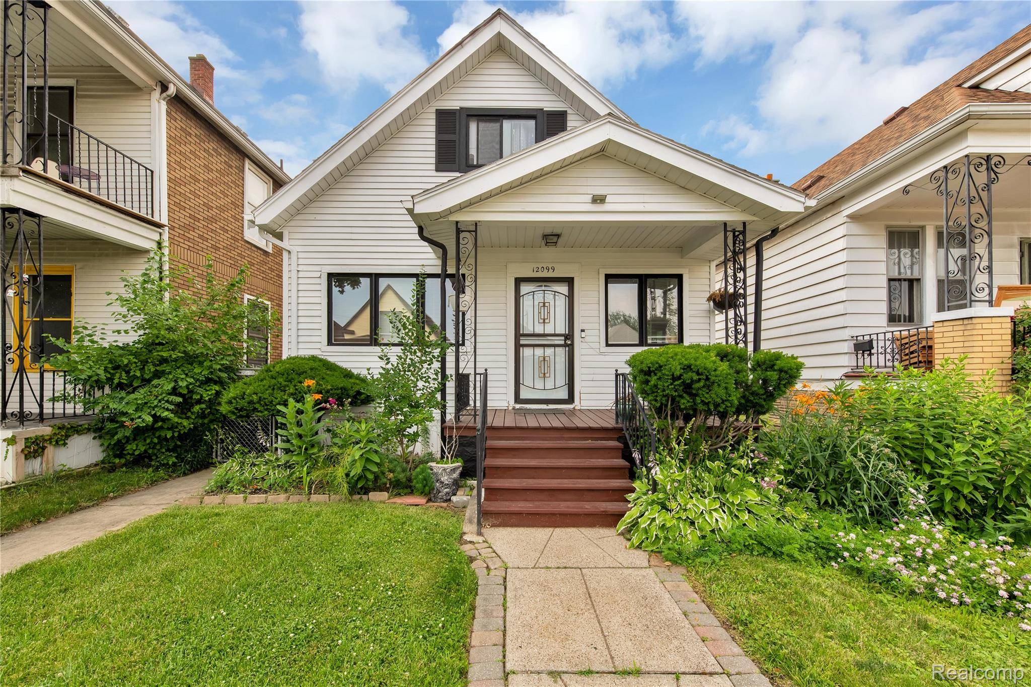 Hamtramck, MI 48212,12099 Klinger ST