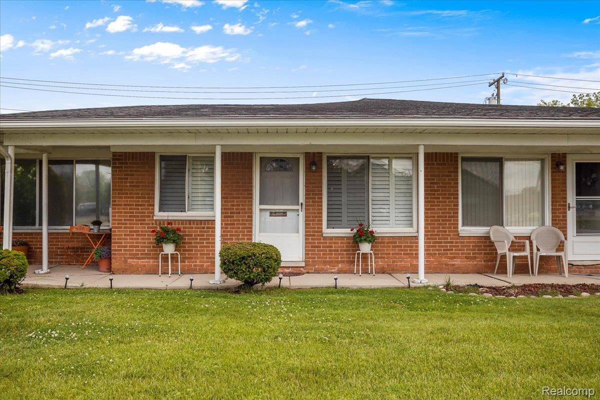 Eastpointe, MI 48021,22444 Kelly RD #11