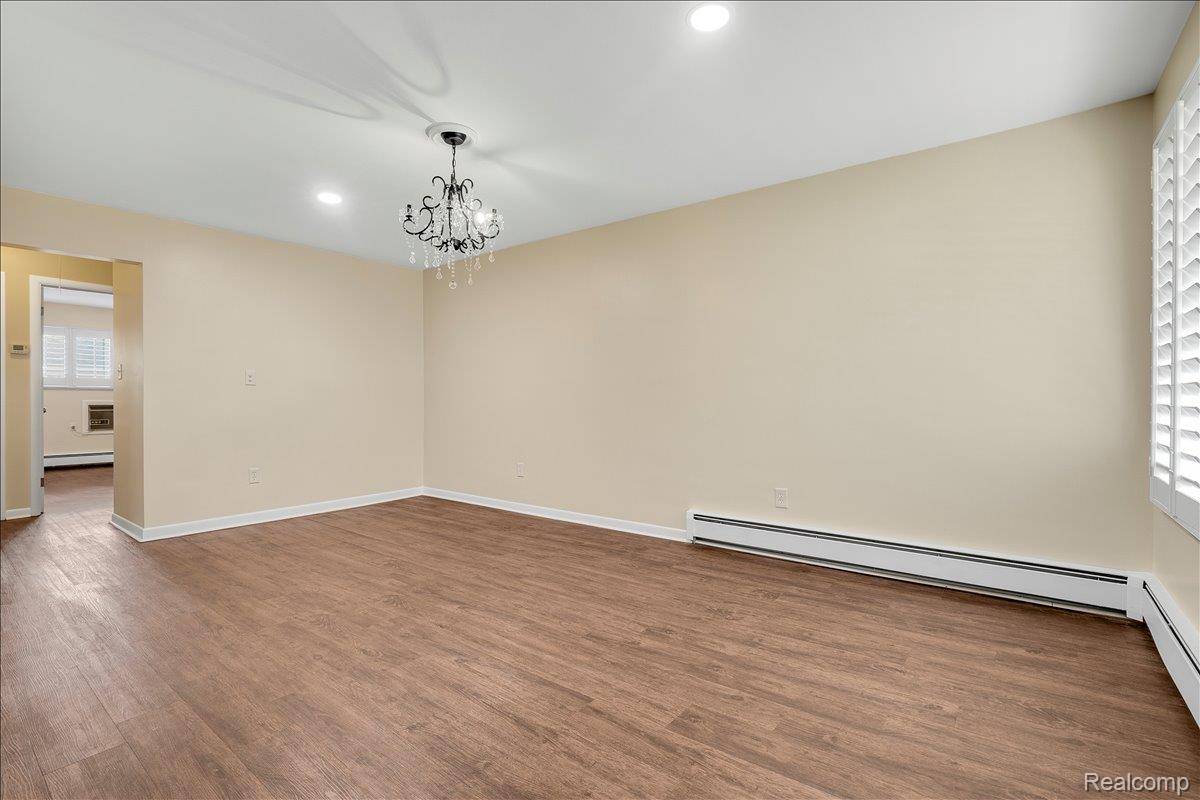 Eastpointe, MI 48021,22444 Kelly RD #11