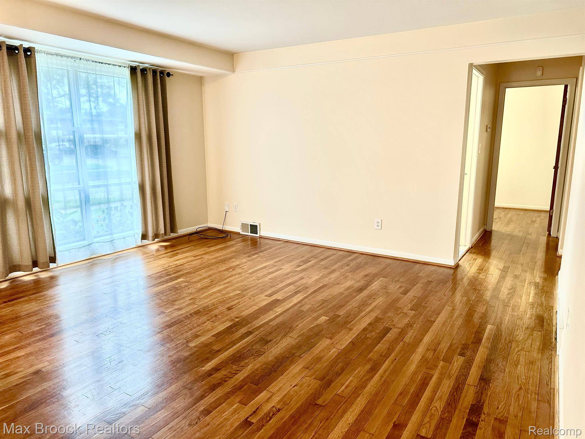 Royal Oak, MI 48073,1619 POPLAR AVE