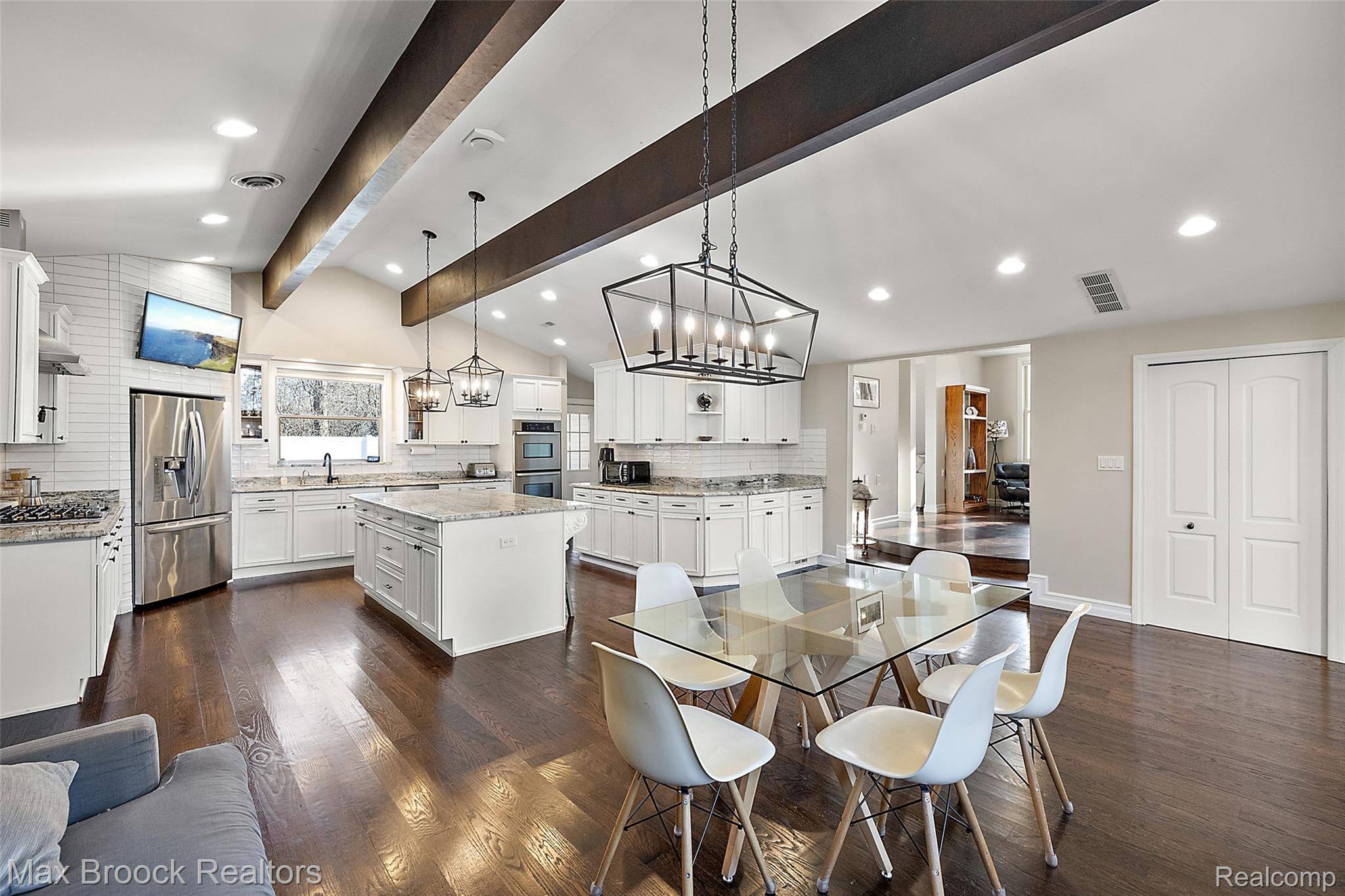 West Bloomfield, MI 48323,5645 Eastman BLVD