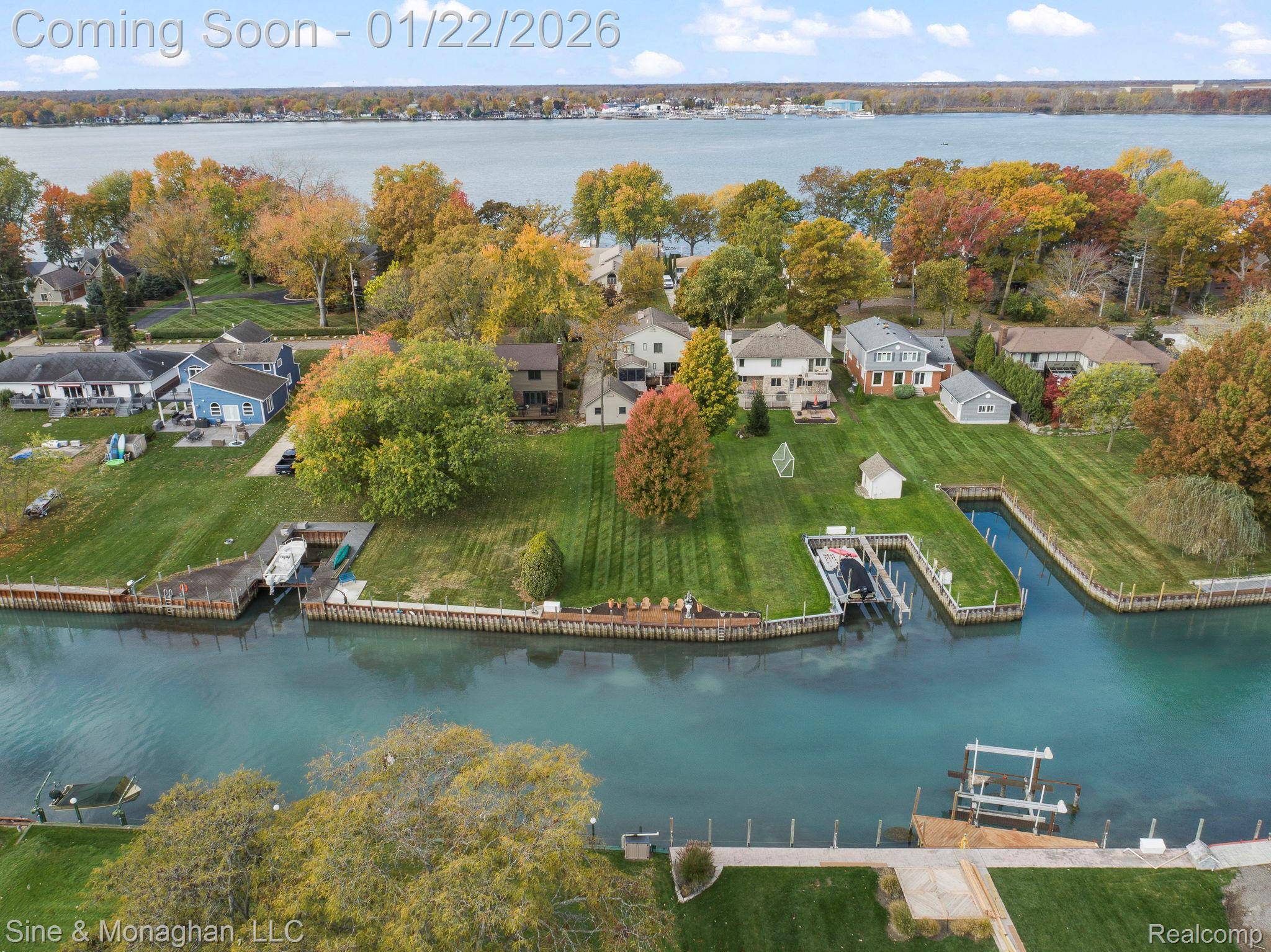 Grosse Ile, MI 48138,28549 Swan Island DR