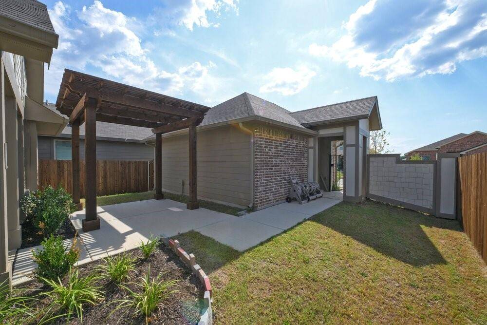 Aubrey, TX 76227,933 King Street