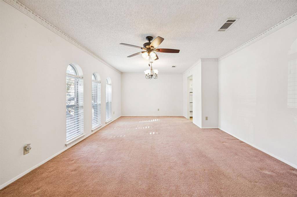 Hurst, TX 76053,816 Donna Drive